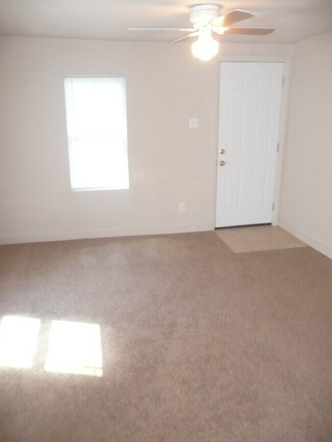 8512 Raymond Ave Rental For Rent in Fort Worth, TX