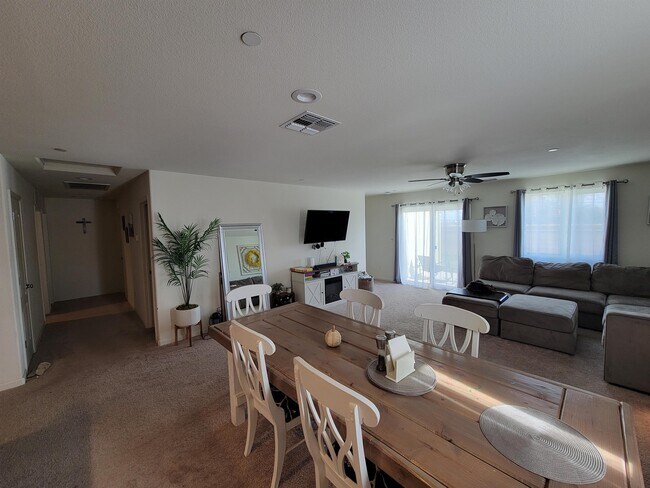 Photo - 3595 Morning Glory St