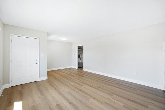 Photo - 31857 Valley Forge St