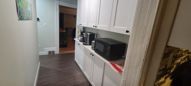 Hallway leading to Kitchen from LR - 19 Walnut St