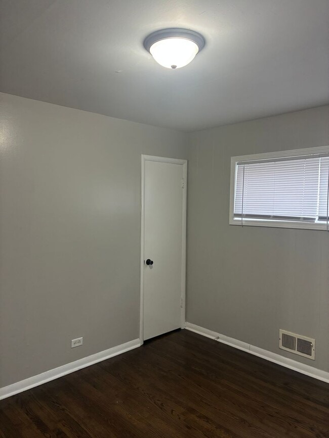 Photo - Gorgeous 3bed 2bath Single family house