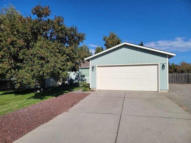 Building Photo - Great update 4-Bedroom Home On The South H...