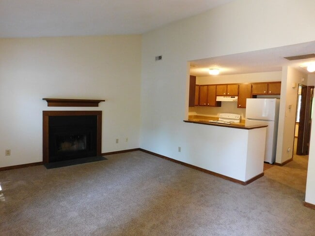 Photo - 2 Bedrooms, 1 bathroom Cathedral ceiling i...