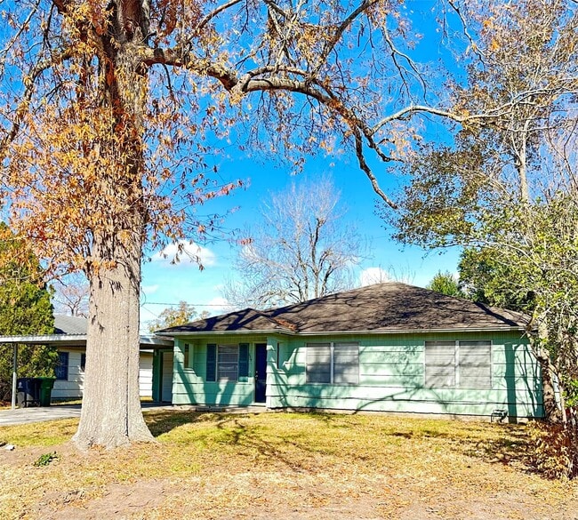 Building Photo - 6419 Thrush Dr