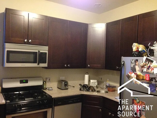 Photo - 850 W Fletcher St Apartment