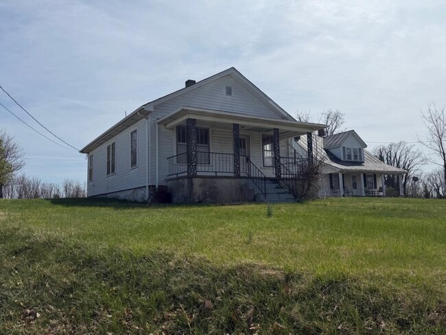 Photo - 700 Old Franklin Turnpike