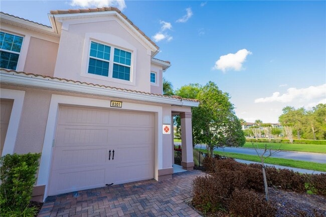 Building Photo - 8301 Foster Dr