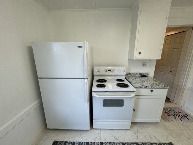 Photo - 1 bed, 1 full bath duplex in Pickens Unit B
