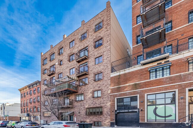 Photo - 504 Park Ave