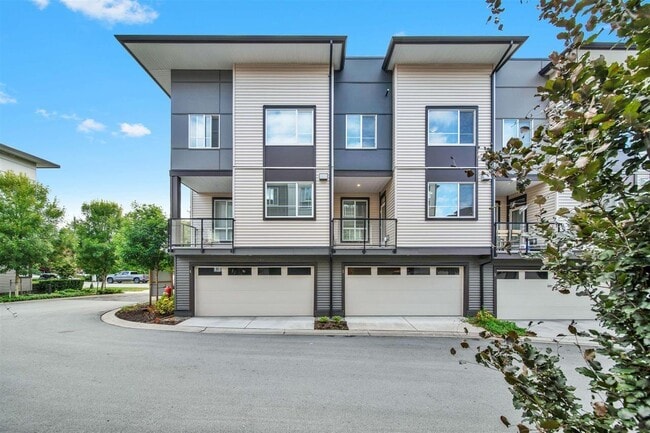 Photo - 7288-7188 188 St