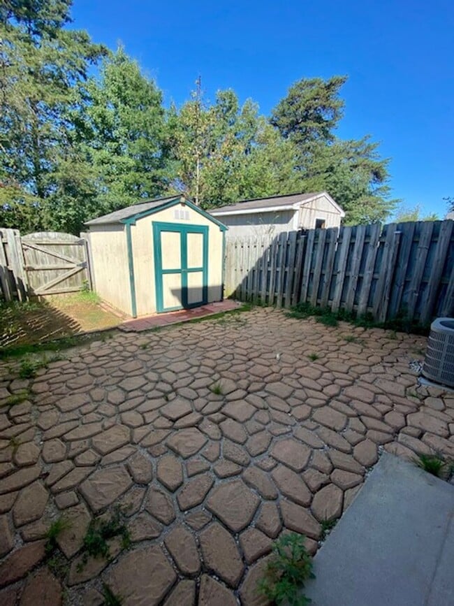 Photo - Brigth 2 Level Townhome in Spotsylvania