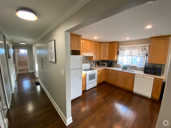 Building Photo - 12 Linden Ave Unit Apt 1
