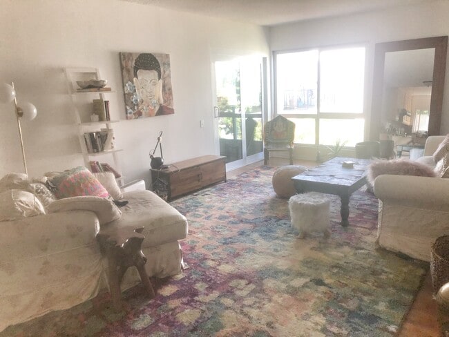 Photo - 3200 S Sepulveda Blvd Unidad Master bed