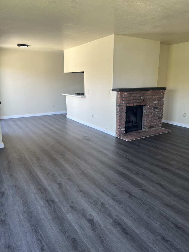 Living Room - 142 14th St (Seal Beach, CA)