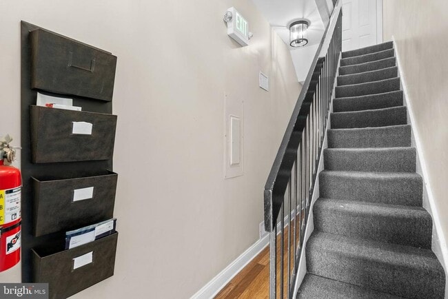 Building Photo - 1932 15th St NW Unit 2