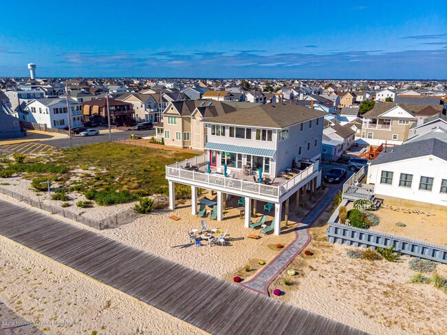 2102 Oceanfront