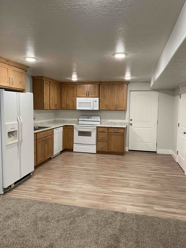 Photo - 1368 Foothill Dr Unidad Basement Apartment