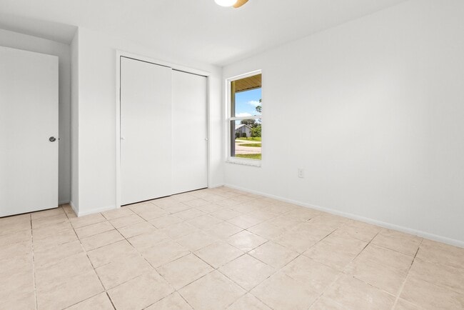 Photo - 1057 Tropical Ave NW