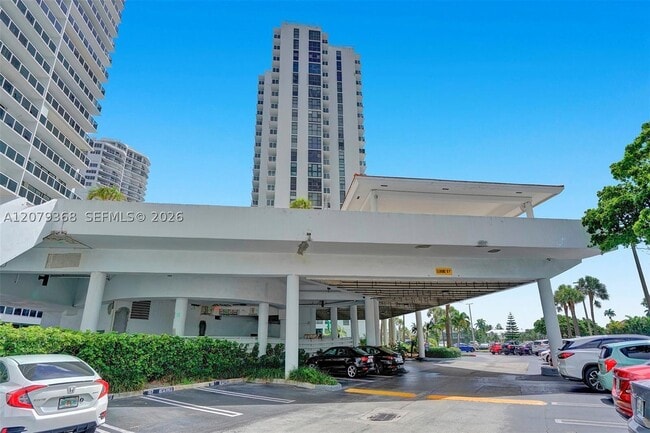 Building Photo - 20515 E Country Club Dr Unit 346
