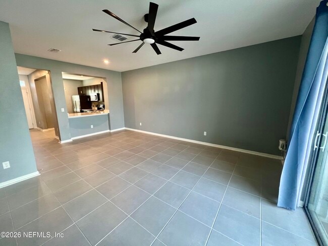 Photo - 233 Annies Pl