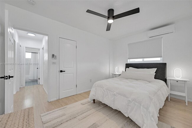 Building Photo - 1001 NE 110th St Unit 1003