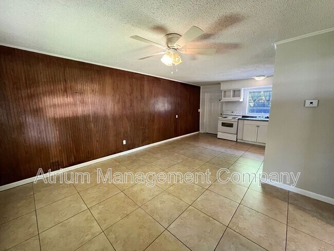 Photo - 2406 Mayer St Unidad A