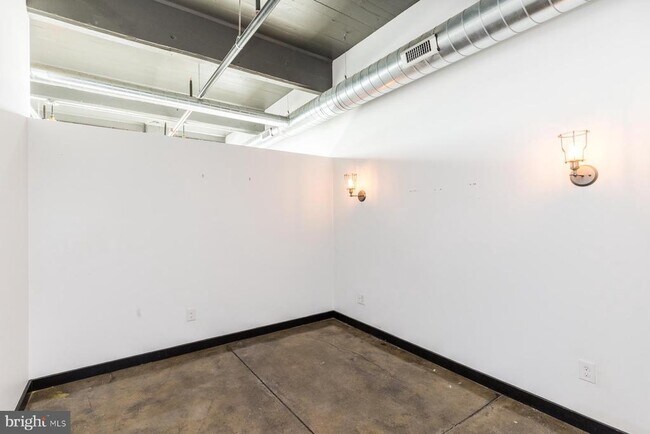 Building Photo - 1701 Tulip St Unit 304 Rental