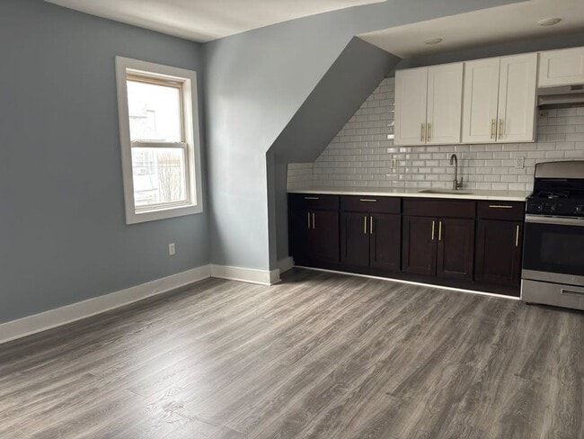 Photo - 272 W Runyon St Unidad 3