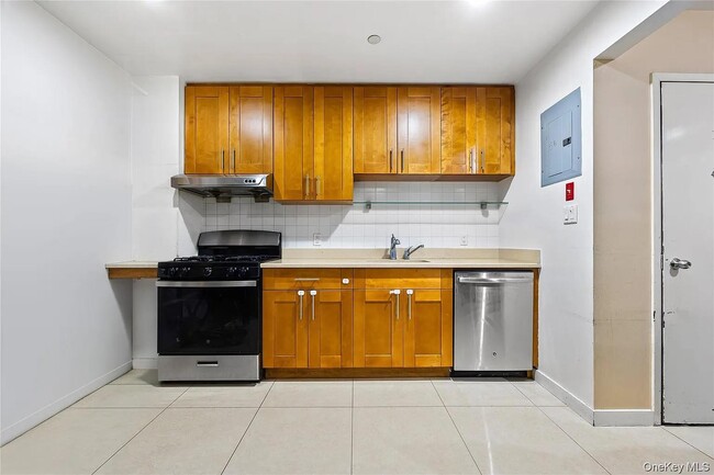 106-07 Northern Blvd Unit 5B
