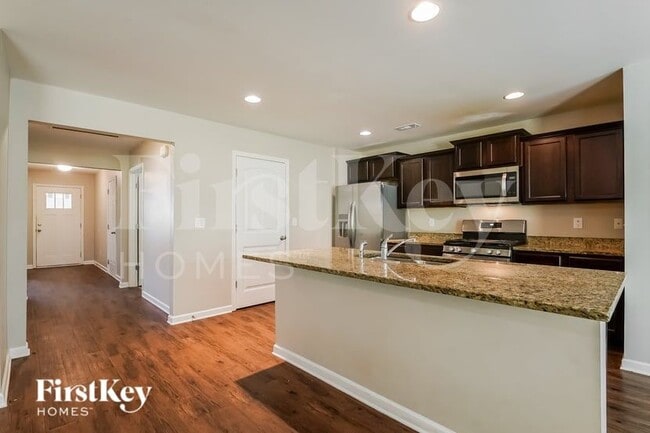 Photo - 4631 Woodford Cir