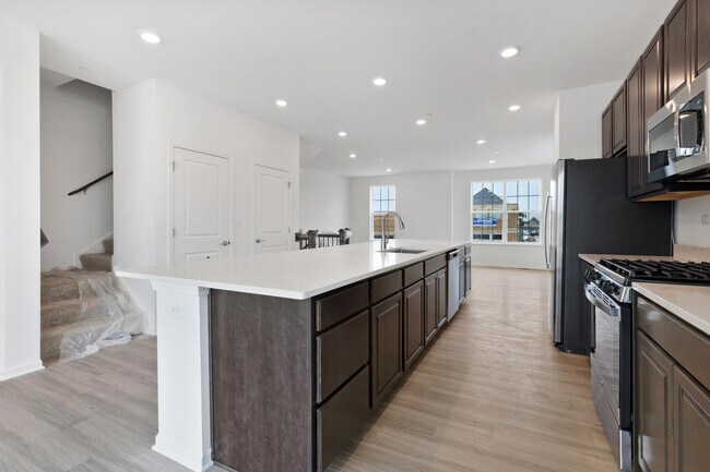 Photo - 2929 Showplace Dr