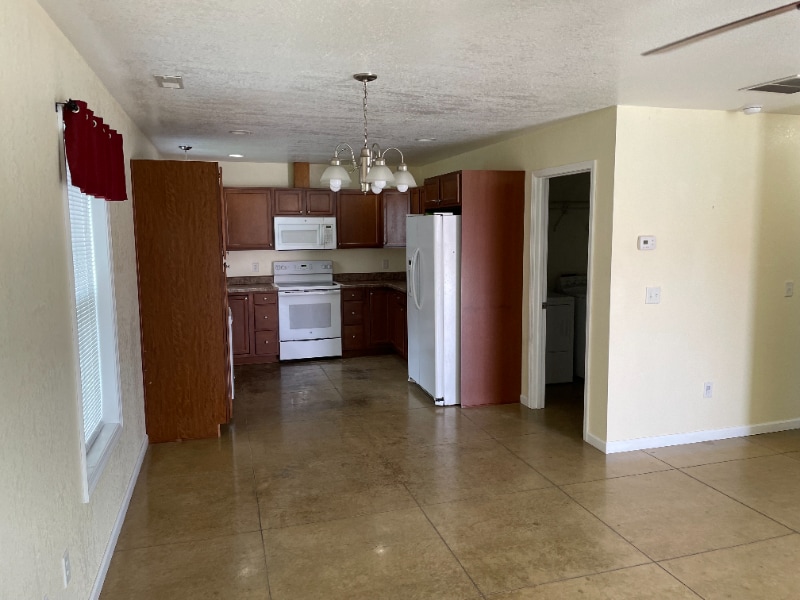 Photo - 1108 Red Roof Dr