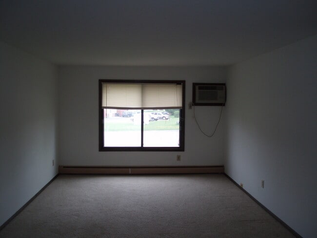 Photo - 205 Industrial Dr