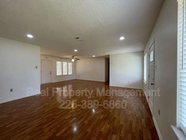 Photo - 3415 Colonel Gibson Cir