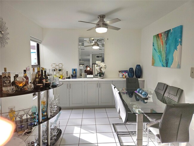 Photo - 540 NW 99th Pl Unidad 540