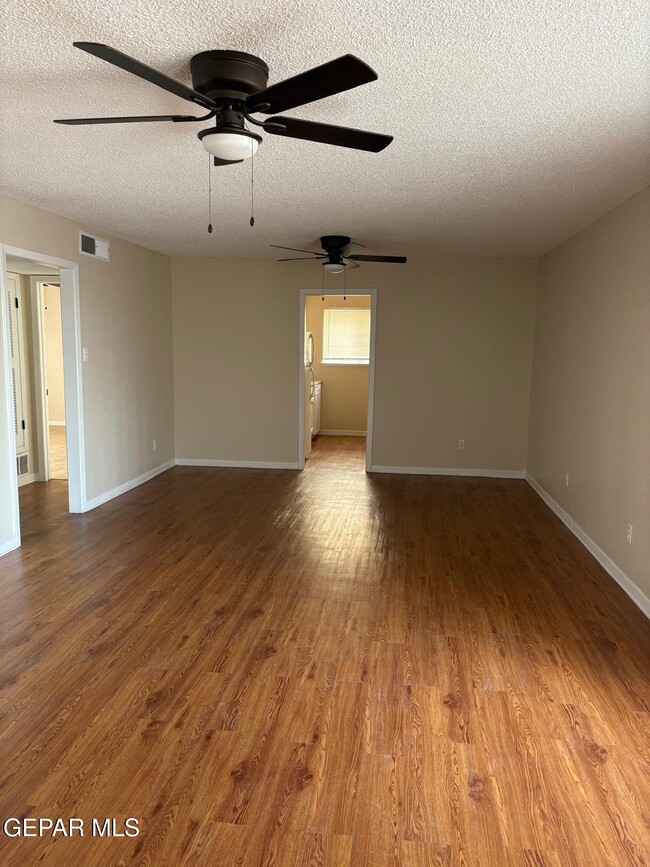 Photo - 7127 Orizaba Ave