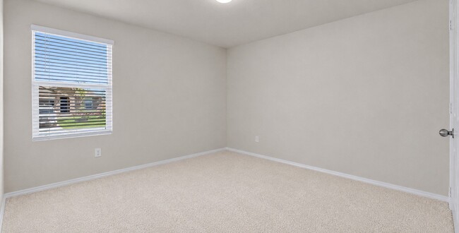 Photo - 840 Indigo Wy