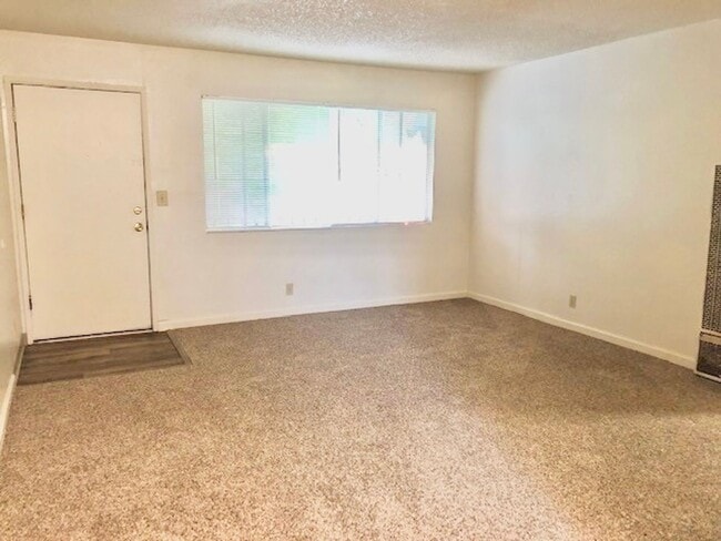 Photo - 626 W 1st Ave