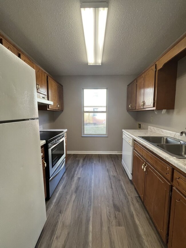 Photo - 154 W Peach St