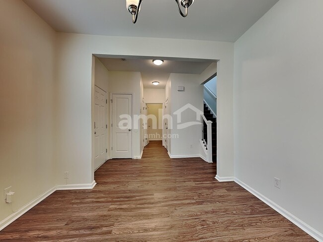 Photo - 180 Decatur Dr