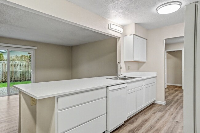 Photo - 4110 Coolidge Dr SE