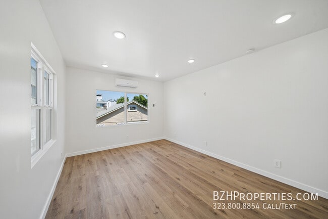 Photo - 1029 N Gardner St