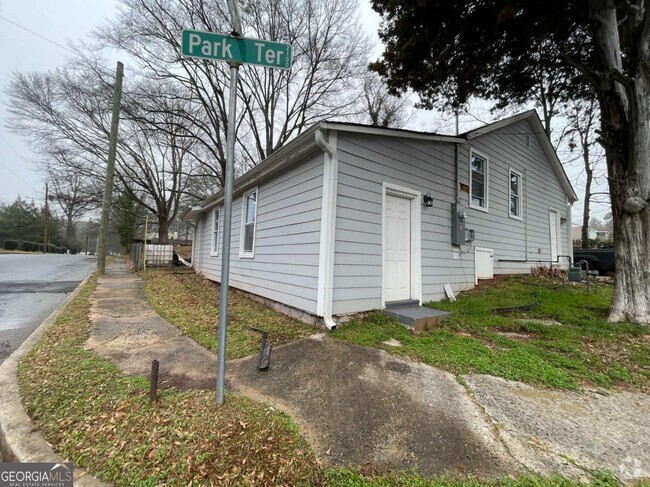 Building Photo - 2161 Park Terrace Rental