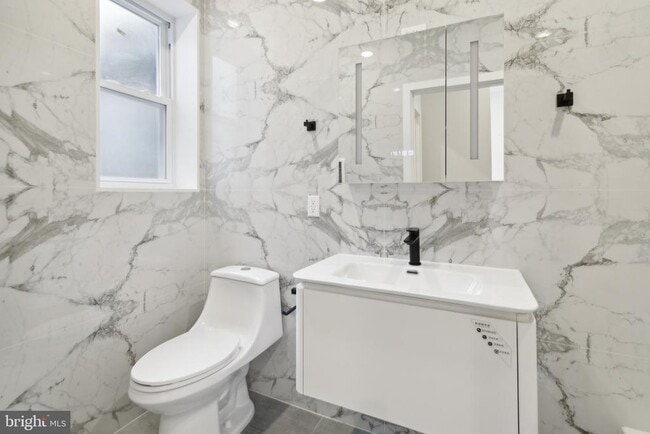 Photo - 4145 W Girard Ave Unidad 2