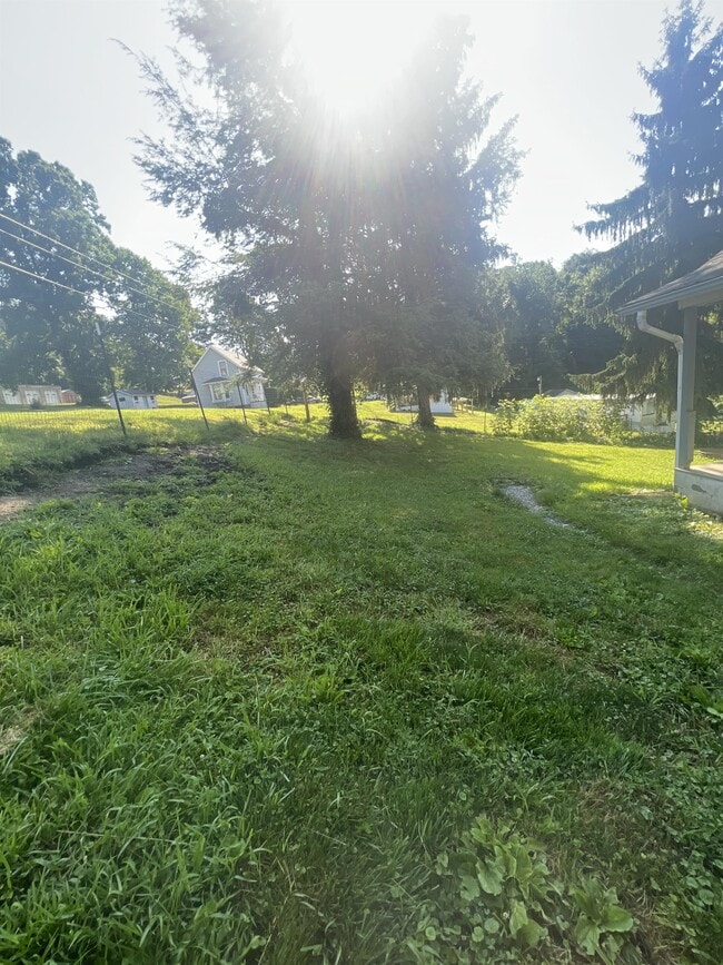 Photo - 132 School St