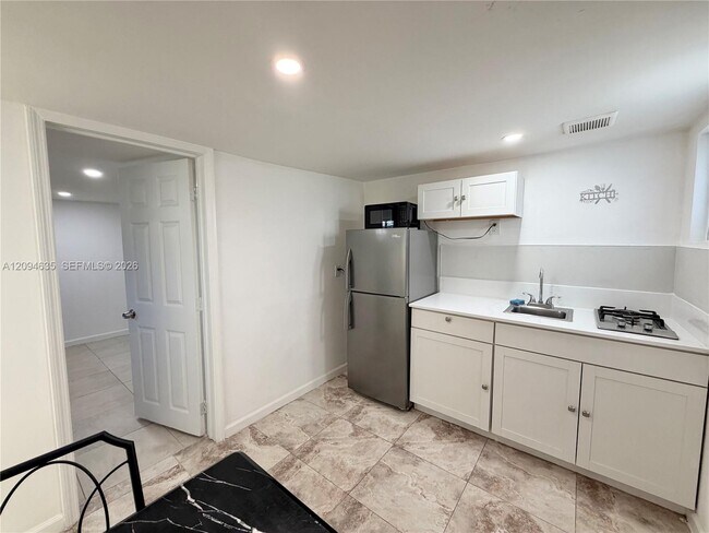 12435 SW 42nd St Unit 3