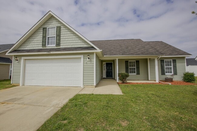Photo - Charming 3 Bed, 2 Bath Rental Home in Raeford, NC - Don't Miss Out!