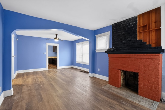 Photo - 830 N 83rd St