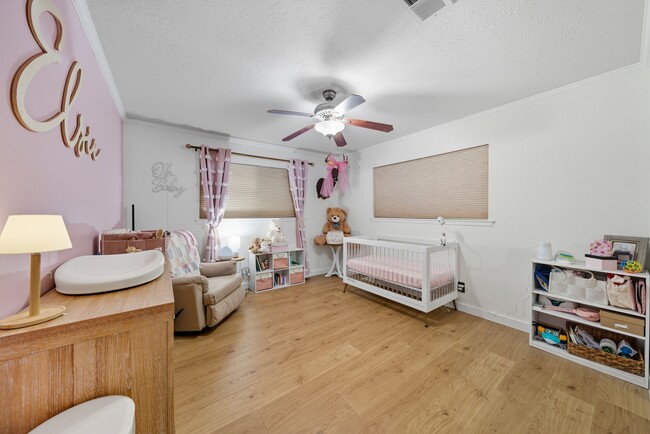 Building Photo - 439 Pompano St