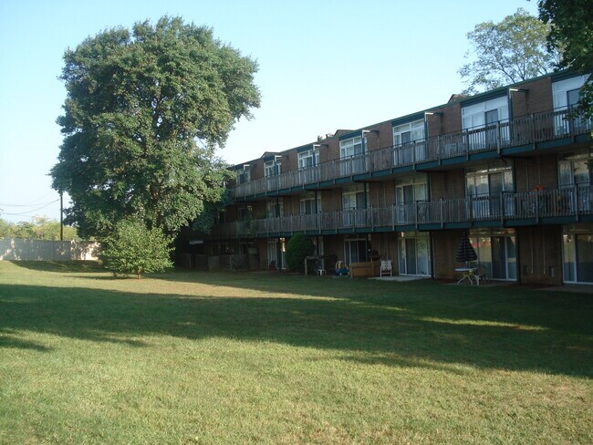 Creswood Apartments